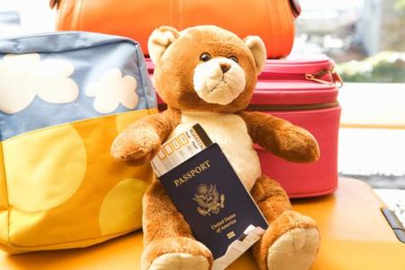 ¿Necesitas hacerle el pasaporte a tu bebé? La nueva regulación exige la autorización expresa de ambos padres