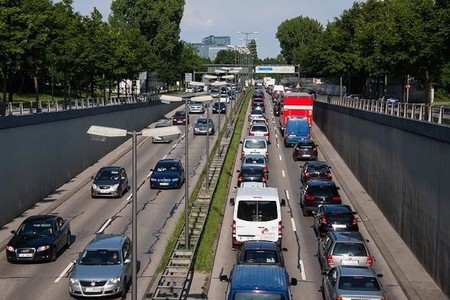 Atasco de tráfico en hora punta - Rush Hour