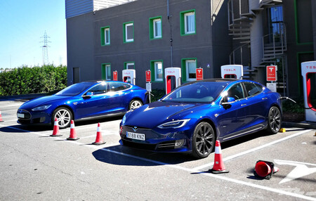 Tesla cargando