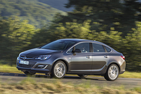 Opel Astra 2012, novedad en el Salón de Moscú