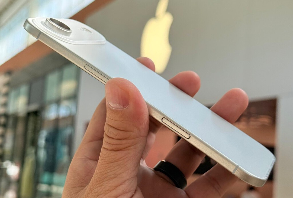 Se filtra el diseño del iPhone 17 Air: Apple recupera algo del iPhone 4 para crear su modelo más delgado de la historia Se filtra el diseño del iPhone 17 Air: Apple recupera algo del iPhone 4 para crear su modelo más delgado de la historia