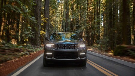 El Jeep Grand Cherokee llegará a España en la segunda mitad de 2021 como híbrido enchufable, pero solo con 5 plazas