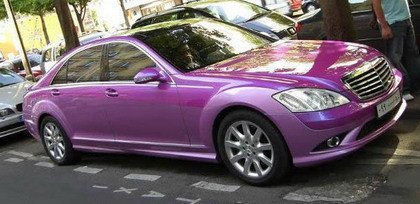 Mercedes Clase S... ¡Oh Dios mío, es rosa!