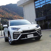Ver para creer: estos japoneses visten un Toyota RAV4 como un Lamborghini Urus y un Prius como un Ferrari FF