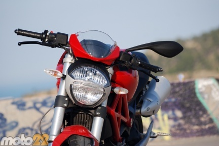 Ducati Monster 696