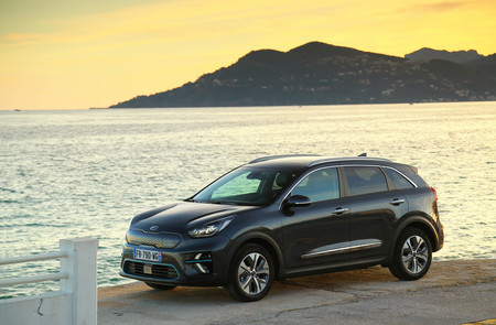 Los coches eléctricos que llegarán en 2019: Kia Niro EV, Peugeot 208, Volkswagen ID