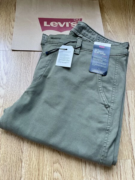 Slim Taper Levis Chino