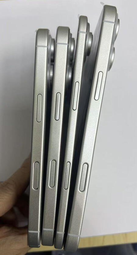 Lateral derecho de la familia iPhone 17