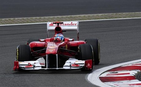 GP de Alemania F1 2011: Fernando Alonso no puede superar a Lewis Hamilton