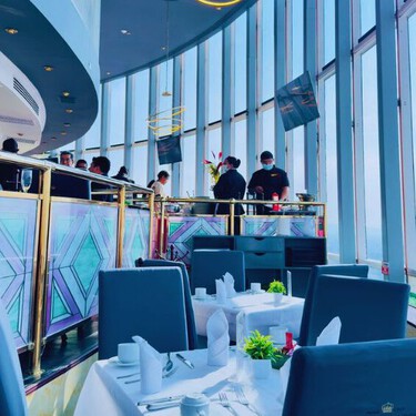 Cuánto cuesta desayunar en el Bellini, restaurante giratorio de la CDMX para una cita romántica de San Valentín