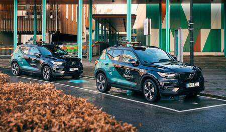 Volvo XC40 Recharge eléctrico taxi carga inalámbrica