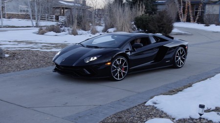 Un esfuerzo con recompensa: Lamborghini presta un Aventador S real al padre e hijo que fabricaron una unidad en 3D