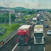 El caos en Reino Unido es tan grave, que el Ejército ya está moviendo camiones para paliar la falta de gasolina