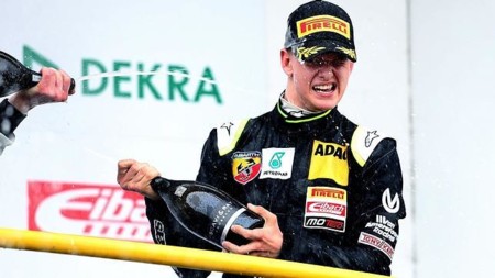 Mick Schumacher reafirma su autoridad como mejor debutante de una manera muy peculiar
