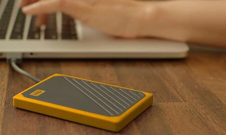 ¿Buscas disco duro SSD portable? El Western Digital My Passport Go de 2 TB está a precio mínimo en Amazon por 216 euros