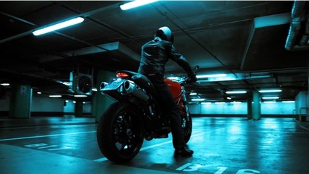 Ducati Monster, vídeo promocional por un propietario