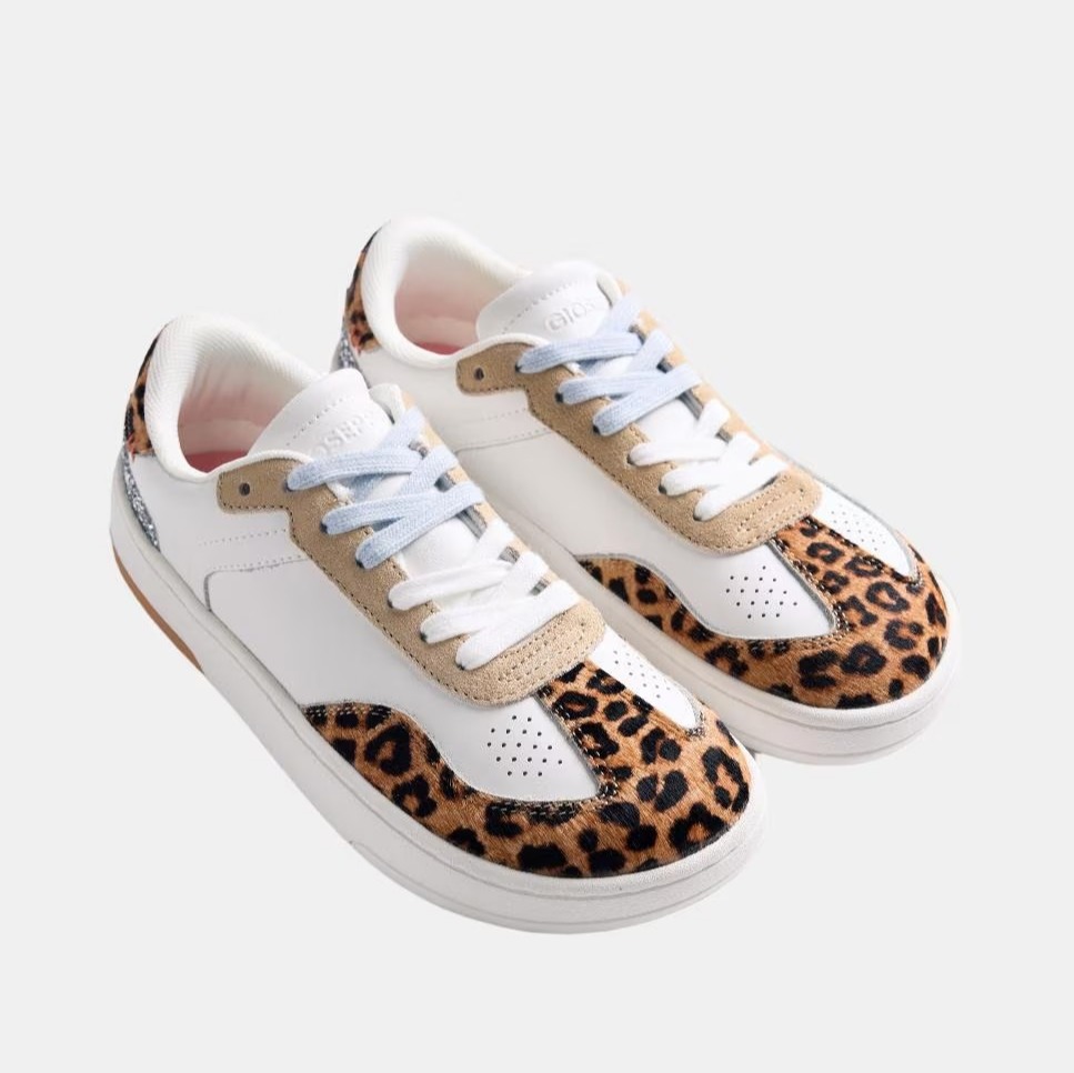 Zapatillas barefoot de piel con estampado animal de Gioseppo

