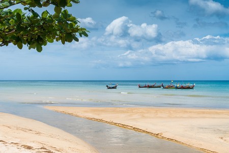 Pena de muerte por hacerte un selfie en la playa tailandesa de Mai Khao en la isla de Phuket