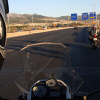 Italia quiere ir a 150 km/h por autovía porque los coches y motos "son anacrónicos", pero tendrá oposición