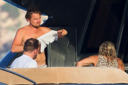 Leonardo DiCaprio se pega la vida padre en Ibiza y Mallorca
