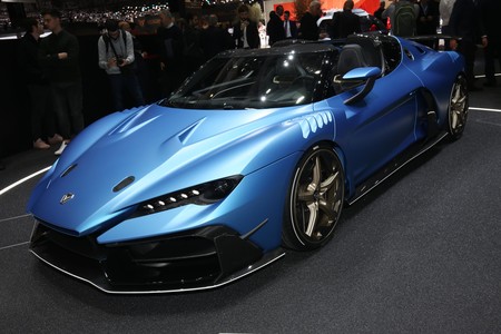 Italdesign Zerouno Duerta es finalmente el nombre de este targa vestido de carbono con corazón V10