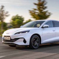 En un mundo lleno de SUVs, llega BYD con uno de los coches más interesantes del año: una berlina premium, híbrida enchufable y 20.000 euros más barata que el equivalente en Audi