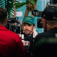 Fernando Alonso denuncia trato de favor hacia Ferrari en la F1: "Nosotros no tenemos test privados como ellos" 