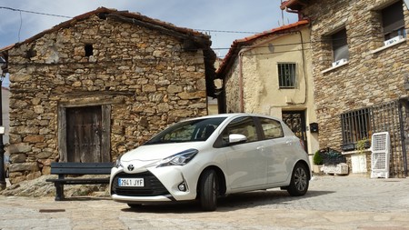 Toyota Yaris 110 32