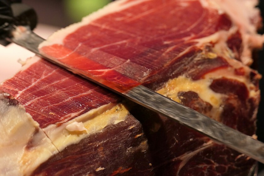 Una pieza de jamón ibérico de 8,5 kg por 50 euros menos: la oferta que elevará el aperitivo a otro nivel