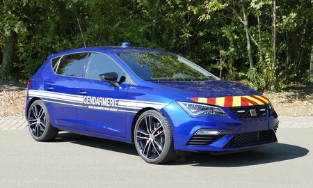 La Gendarmerie elige al SEAT León CUPRA como coche policía de intercepción rápida en autopistas