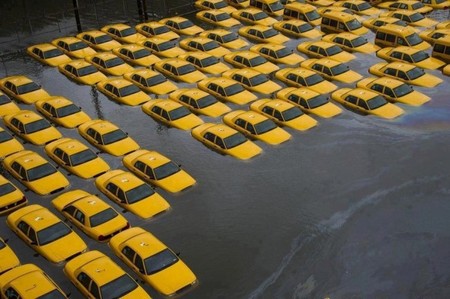 Taxistas del mundo unidos contra Uber