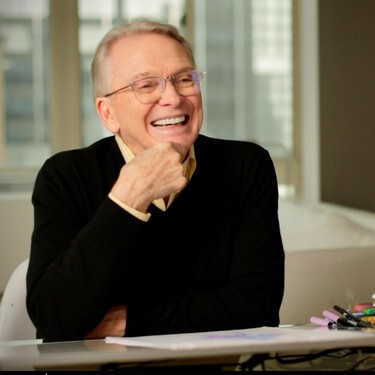 Bob Mackie, el "sultán de las lentejuelas" y de Cher y Tina Turner ha fallecido a los 87 años