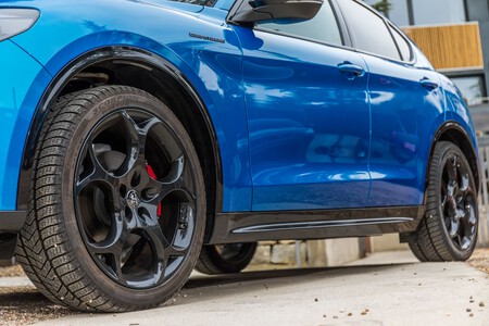 Alfa Romeo Stelvio 2023