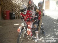 Objetivo, las dunas del desierto en Mobylette