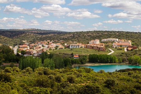 Pueblo Lagunas Cascadas Piscinas Naturales Cerca Madrid Escapada Viajes Coche Ciudad Real Buena Comida