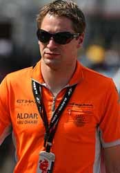 Verstappen se ceba con Christijan Albers