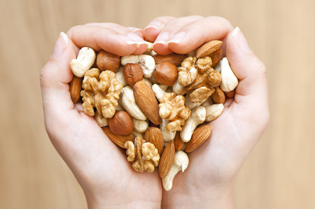 Los frutos secos ayudan a adelgazar, pero no todas las opciones son válidas. Te mostramos la mejor forma de sumarlos a tu dieta