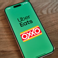 Uber Eats acaba de hacer la mejor alianza de su historia en México: ya puedes pedir productos de OXXO