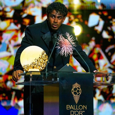 Lamine Yamal triunfa en la entrega del Balón de Oro recibiendo su tercer Trofeo Kopa luciendo un reloj de más de 200.000 euros 