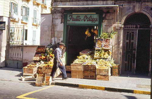 Ahorra comprando la fruta en la frutería