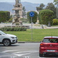 Las tres multas que más pone la DGT por circular mal en las rotondas