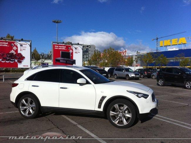Infiniti FX30D Ikea