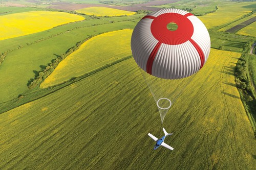 Avion Con Paracaidas Cirrus