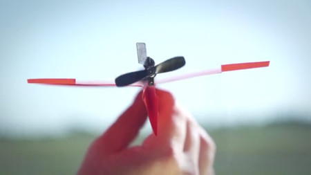 ¿Soñabas con aviones de papel controlados por iPhone? PowerUp 3.0 lo hace realidad
