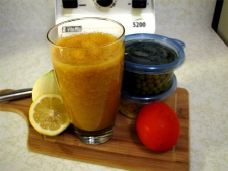 Zumo de hortalizas para comer vegetales y refrescarnos en verano