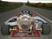Un kart propulsado por una turbina