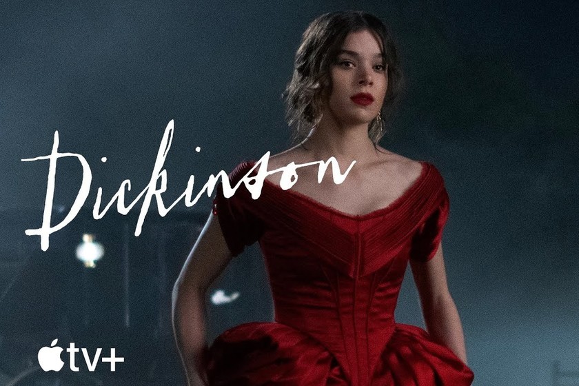 Tráiler de 'Dickinson': Hailee Steinfeld da vida a la versión más malota de la poeta en la serie de Apple
