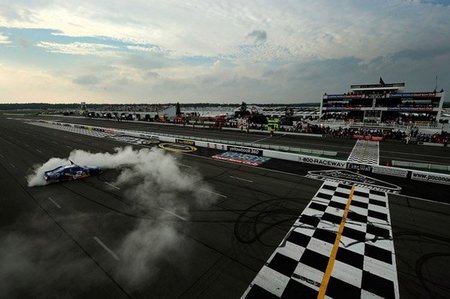 Ni una fractura en el tobillo frena a Brad Keselowski