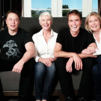 Parece que a mãe de Elon Musk sabe criar bilionários e a prova disso é o império do irmão discreto que é dono de 1,6 bilhão de dólares em ações da Tesla e restaurantes sustentáveis 