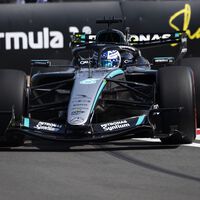 George Russell marca la pole al sprint en China; Fernando Alonso y Carlos Sainz eliminados a las primeras de cambio 